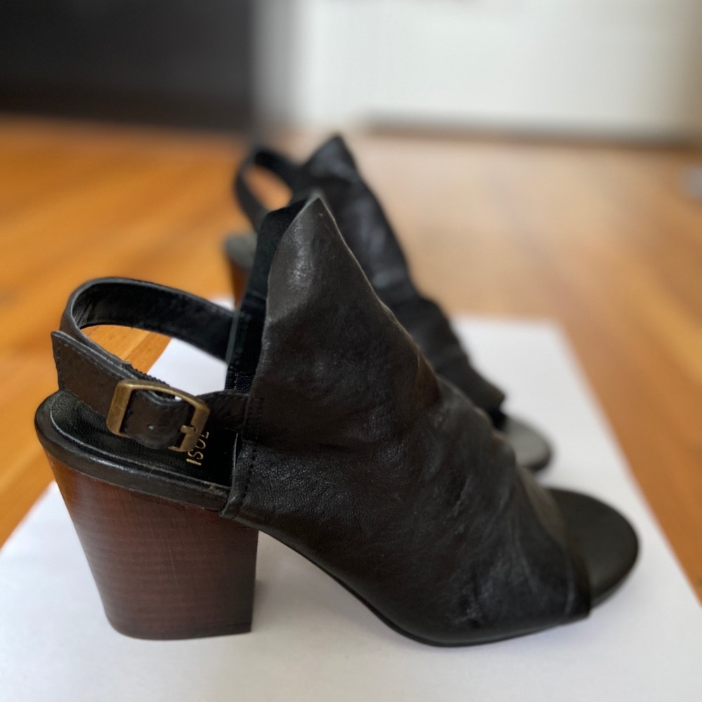 Sling back style heels
